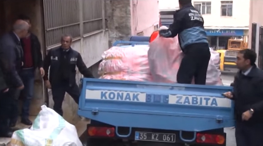 Τουρκία:  Ψεύτικα σωσίβια για πρόσφυγες έφτιαχναν μαυραγορίτες – Στο παράνομο εργαστήριο δούλευαν  παιδιά προσφύγων (vid)