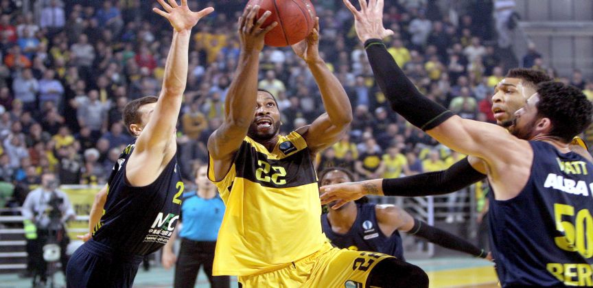 Ζευγάρωσε τις νίκες του ο Άρης, 73-63 την Άλμπα (vid)