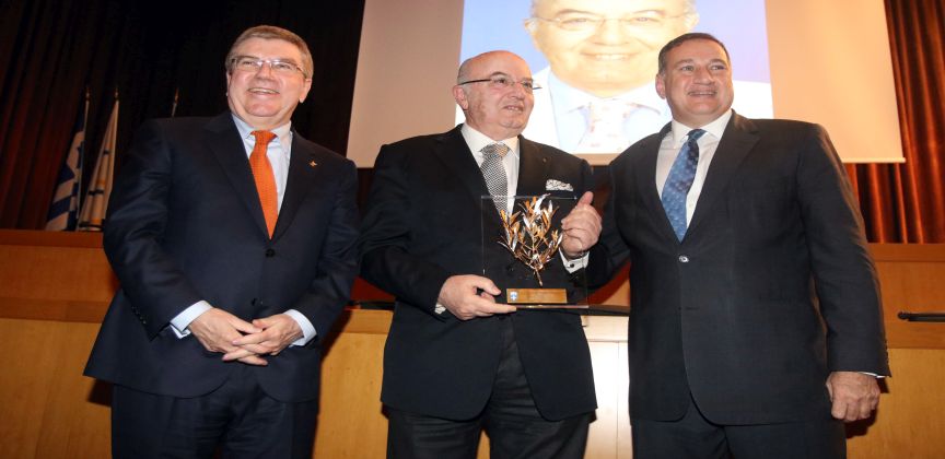 Η Ελληνική Ολυμπιακή Επιτροπή βράβευσε τους κορυφαίους του 2015 (vid)