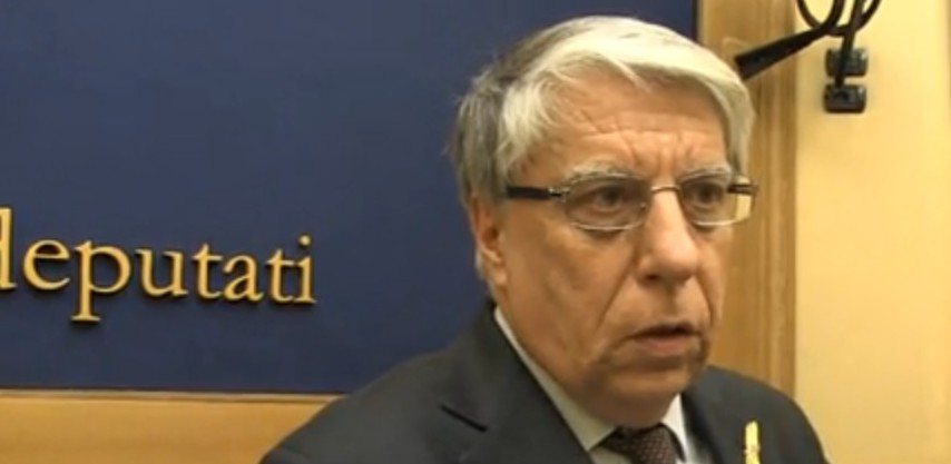 Η συμβίωση “αλά ελληνικά” εμπνέει τους Ιταλούς βουλευτές (vid)