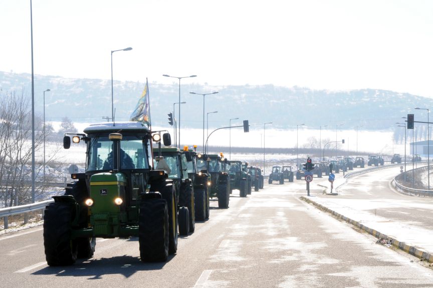 Κ. Ξενιτίδης: «Οι ετερο-επαγγελματίες πρέπει να έχουν άλλη μεταχείριση από τους κατ’ επάγγελμα αγρότες» (aud)