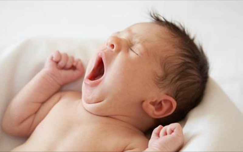 ΕΡΤ ΠΥΡΓΟΥ:Αγόρι το πρώτο μωρό του 2016