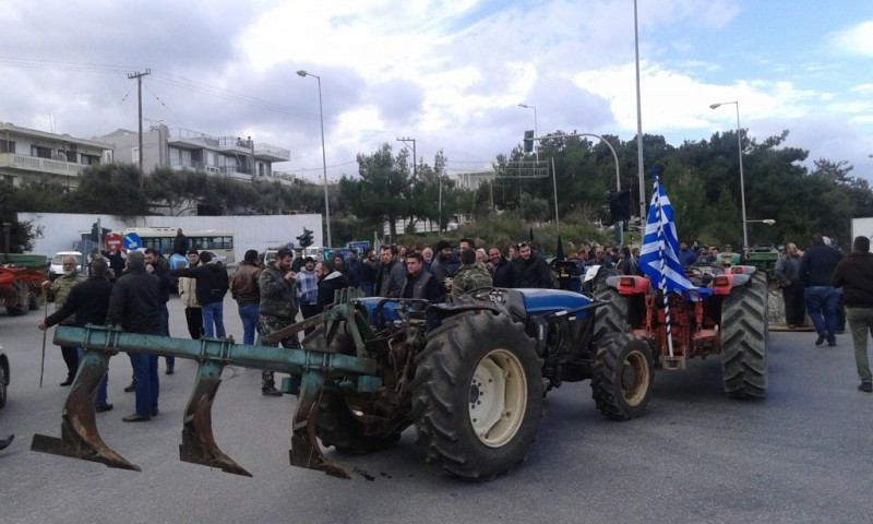 Ηράκλειο: Συνεχίζονται οι αγροτικές κινητοποιήσεις