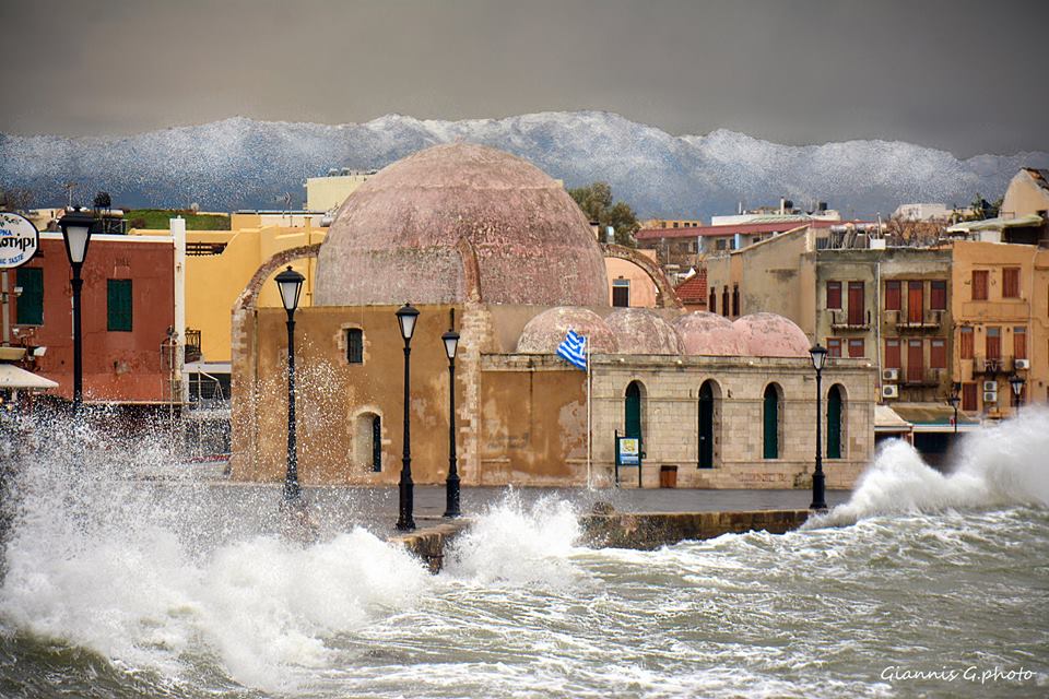 Χανιά: Τσουχτερό κρύο με βροχές και χιονόνερο σήμερα στην Κρήτη. Βελτίωση του καιρού από το απόγευμα