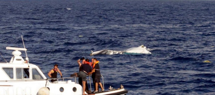 24 πρόσφυγες με παιδιά νεκροί και 11 αγνοούμενοι σε νέο ναυάγιο στη Σάμο