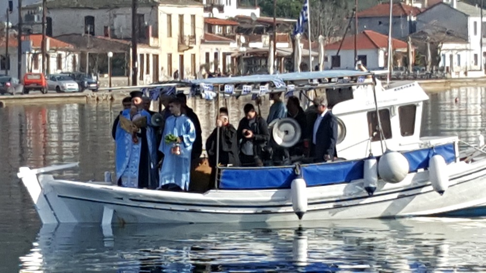 Μαγνησία: Παραδοσιακή τελετή καθαγιασμού των υδάτων στην Κάτω Γατζέα