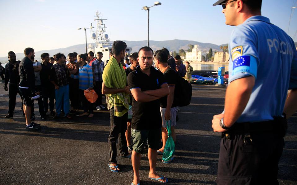 Αμστερνταμ: Ατυπη σύνοδος υπουργών Εσωτερικών της ΕΕ – Απειλές για αποβολή της Ελλάδας από τη ζώνη Σένγκεν