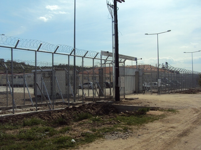 Ορεστιάδα: Σε καφενείο των Καστανεών βρήκαν καταφύγιο γυναικόπαιδα προσφύγων