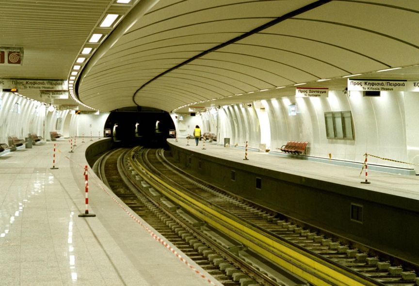 Γυναίκα έχασε τη ζωή της πέφτοντας στις ράγες του μετρό