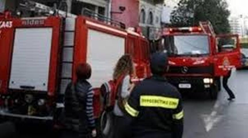 Λάρισα: Πυρκαγιά κατέκαψε διαμέρισμα στη Λάρισα-Στο νοσοκομείο για προληπτικούς λόγους ο ηλικιωμένος ένοικος