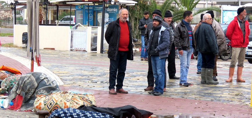 Δεκάδες πτώματα προσφύγων εντοπίστηκαν σε δύο τουρκικές παραλίες