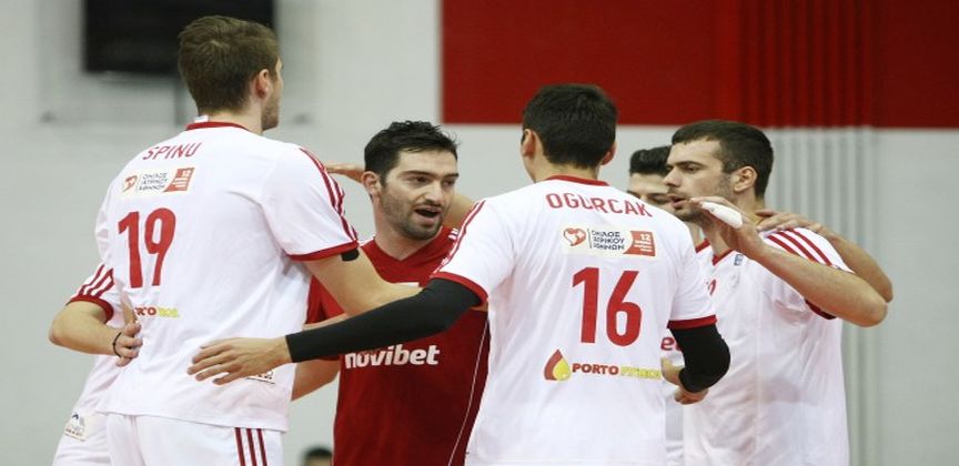 Έχασε στη Σιβηρία 3-2 σετ ο Ολυμπιακός