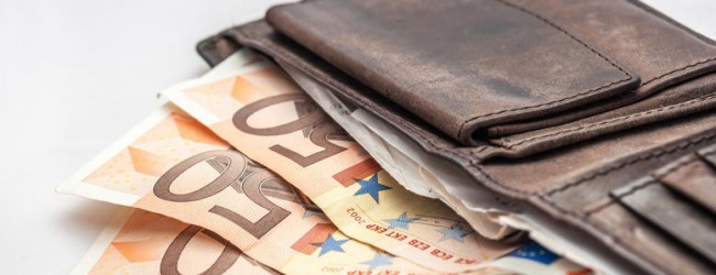 Λάρισα: 50χρονος βρήκε 2.500 ευρώ και τα παρέδωσε στην αστυνομία