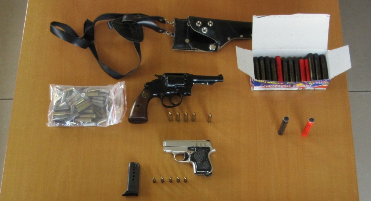 ΕΡΤ ΖΑΚΥΝΘΟΥ: Συνελήφθη ημεδαπός για παράνομη κατοχή όπλων και κροτίδων στην Κεφαλονιά