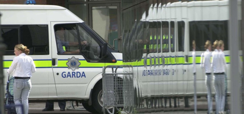 Ιρλανδία: Ένας νεκρός και δύο τραυματίες από επίθεση ενόπλων σε ξενοδοχείο