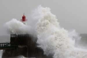 France warning winds and waves flooding