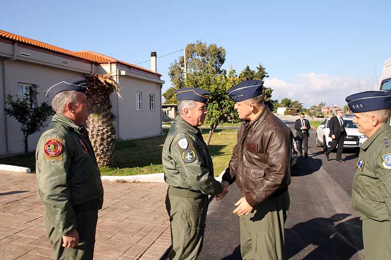 Χανιά: Συνάντηση Αρχηγού ΓΕΑ με τον Αμερικανό Διοικητή του ΝΑΤΟ στην 115 Πτέρυγα Μάχης