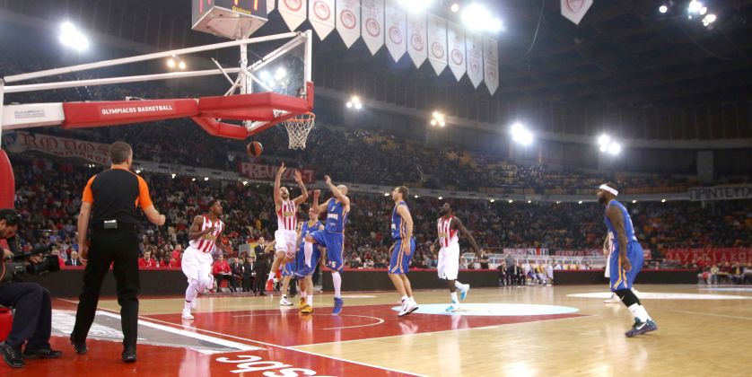 “Μαγική” βραδιά για τον Ολυμπιακό, 89-77 την Κίμκι και ελπίζει σε πρόκριση