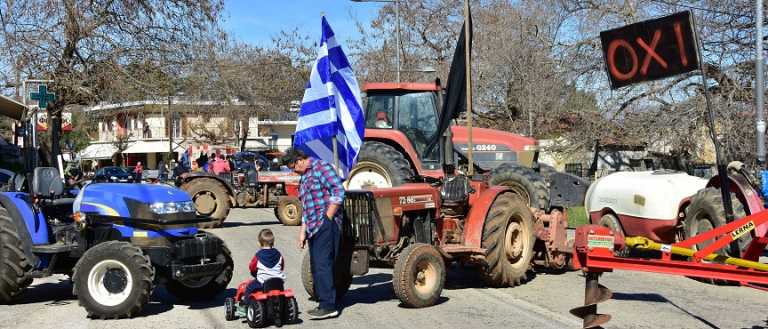 Σε στάση αναμονής οι αγρότες – Επιστρέφουν στα μπλόκα