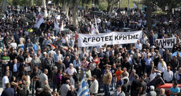 Ηράκλειο: Και οι κρητικοί αγρότες στο Σύνταγμα