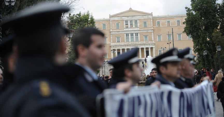 Επί ποδός για την απόσυρση του ασφαλιστικού (vid)
