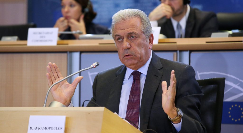 Αβραμόπουλος: Το προσφυγικό θα αντιμετωπιστεί μόνο με άμεσο ευρωπαϊκό συντονισμό – Δεν τίθεται θέμα Σένγκεν