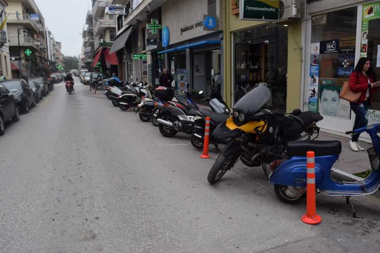 Αυξημένη η χρήση των θέσεων στάθμευσης μοτοσικλετών  στο κέντρο της Καρδίτσας
