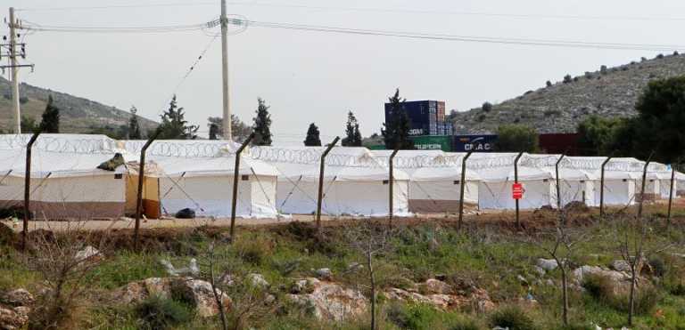 Συνεδριάζει η Διαρκής Επιτροπή Μεταναστευτικής Πολιτικής εν μέσω αντιδράσεων για τα hot spots (vid)
