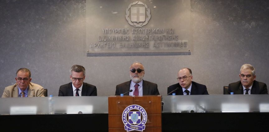 Τριμερής συνάντηση εργασίας στο υπ. Προστασίας του Πολίτη για την προσφυγική κρίση – Ενίσχυση της FRONTEX, συνεργασία των αρχών ασφαλείας των χωρών της ΕΕ (vid)