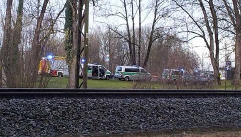 Γερμανία: Μετωπική σύγκρουση τρένων – Φόβοι για μεγάλο αριθμό νεκρών καθώς υπάρχουν εγκλωβισμένοι και βαριά τραυματίες (vid)
