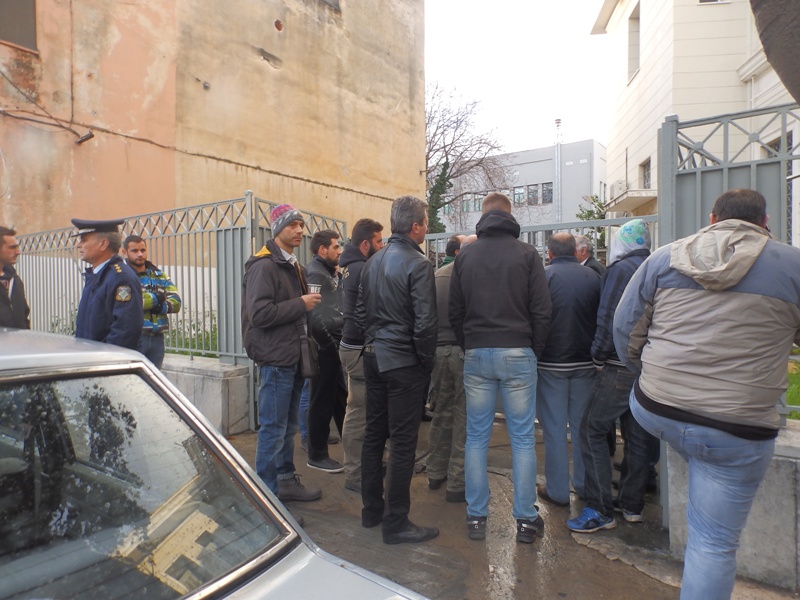 Χανιά: Αποκλεισμοί τραπεζών και δημόσιων κτιρίων στην Κρήτη από αγροτοκτηνοτρόφους