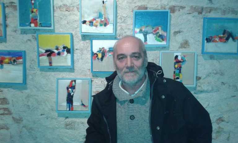 ΕΡΤ ΚΟΜΟΤΗΝΗ: Εγκαινιάστηκε η έκθεση “Οι 100 Μούσες και το 1 Μούσι” του Νίκου Τερζή στην Ξάνθη