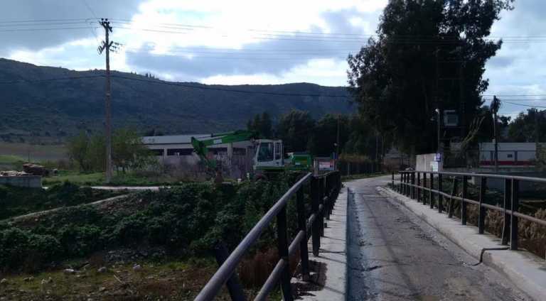 Βόλος: Αποφασισμένοι να εμποδίσουν την κατεδάφιση της γέφυρας, οι κάτοικοι στο Διμήνι