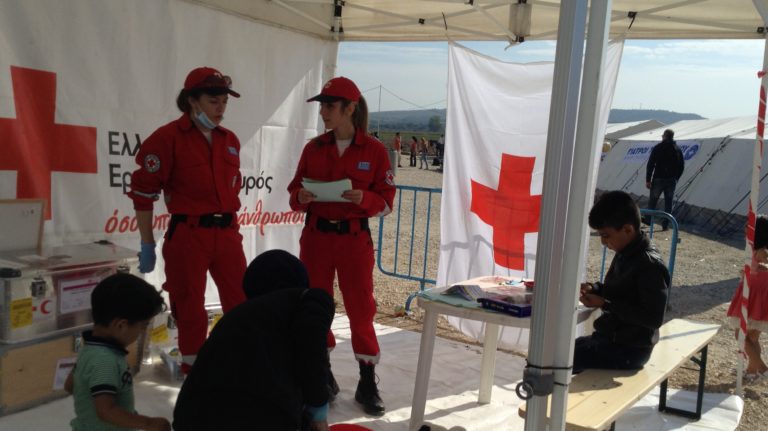 Αλεξανδρούπολη: Είδη πρώτης ανάγκης για τους πρόσφυγες συγκεντρώνει ο Ερυθρός Σταυρός