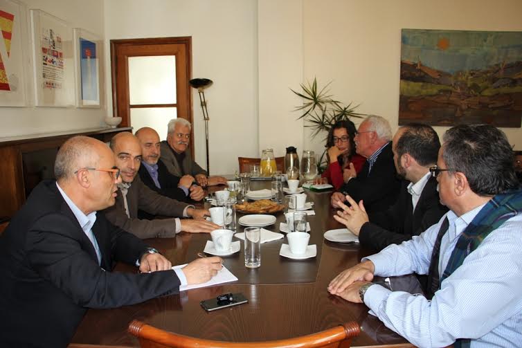 Χανιά: Συνάντηση Τάσου Βάμβουκα με Αντιπεριφερειάρχη και Δημάρχους του Νομού για μεταναστευτικό και παραχώρηση παραλιών