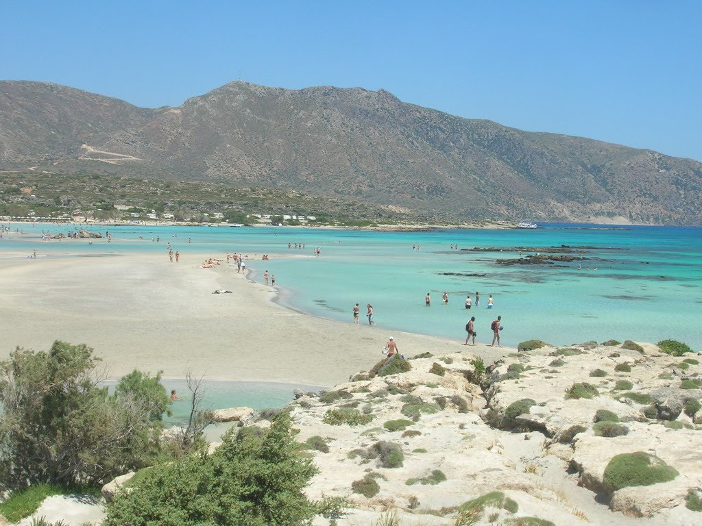 Χανιά: “Φρένο” Σταθάκη σε εξορύξεις στο Ελαφονήσι