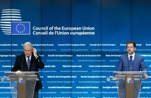 Dutch State Secretary for Security and Justice Klaas Dijkhoff and Commissioner for Migration and Home affairs Dimitris Avramopoulos presser