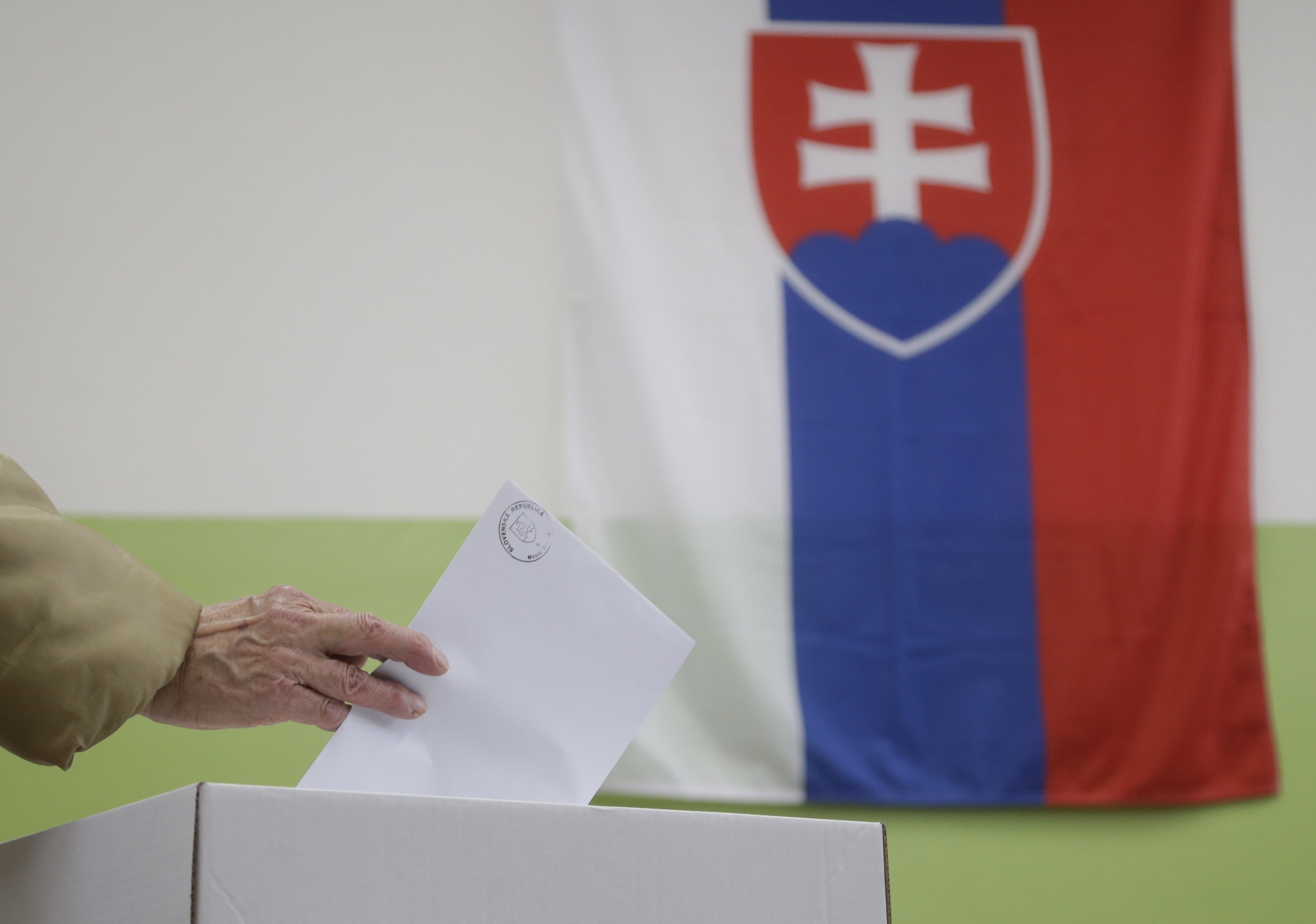 Σλοβακία -Εκλογές:  Ανοδος της ακροδεξιάς και απώλεια πλειοψηφίας για τον πρωθυπουργό που ακολούθησε αντιμεταναστευτική γραμμή