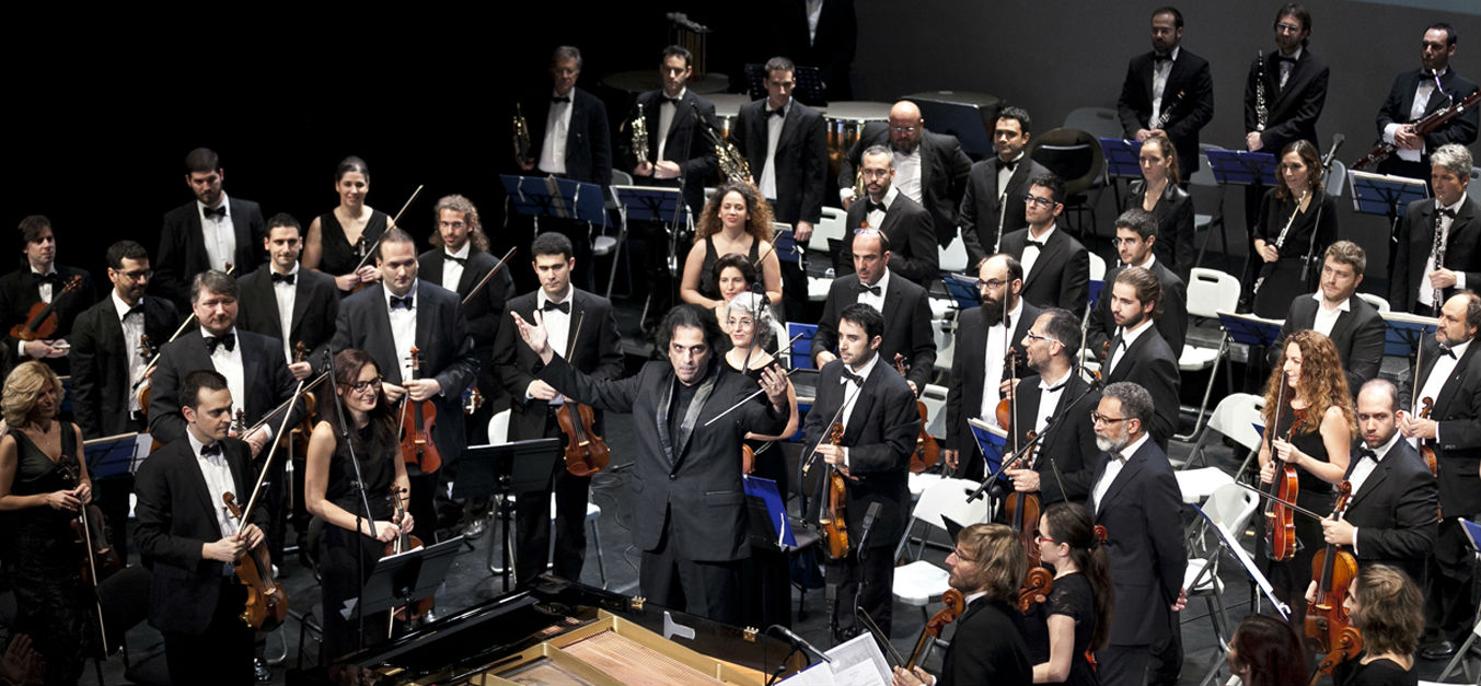 Ο Βασίλης Τσαμπρόπουλος και η Μητροπολιτική Συμφωνική Ορχήστρα Αθηνών σε μια συναυλία με έργα Dvořák και Schubert