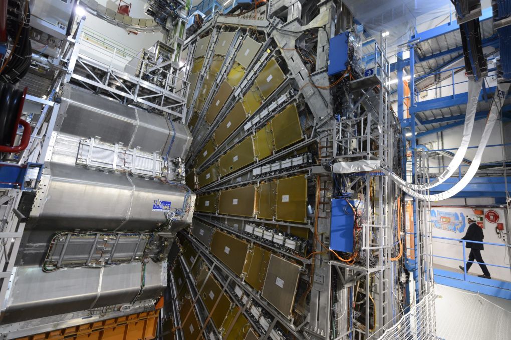 Αυξημένες ενδείξεις για πιθανή ανακάλυψη νέου σωματιδίου στο CERN