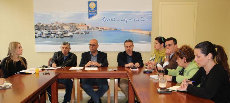 Χανιά:  Συγκέντρωση βοήθειας για τους πρόσφυγες – Σύσκεψη στο Δημαρχείο