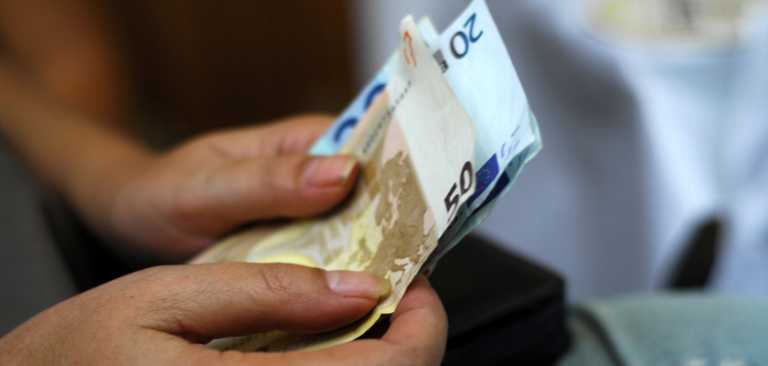 Ακατάσχετο λογαριασμού ανά επιχείρηση με εισπράξεις από  “πλαστικό” χρήμα