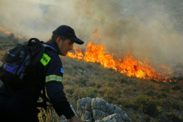 Χανιά: Συνεχείς αναζωπυρώσεις της πυρκαγιάς στην Κίσαμο – 1000 στρέμματα παρανάλωμα του πυρός