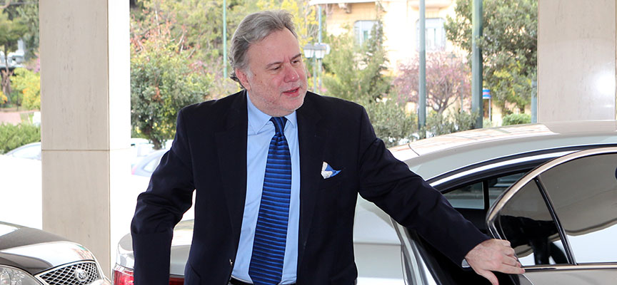 Συνεχίζονται οι διαβουλεύσεις με τους Θεσμούς: Σκληρή η μάχη για φορολογικό – ασφαλιστικό