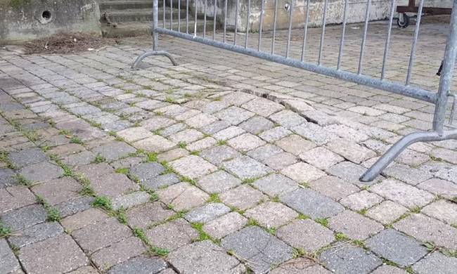 Ιταλία: Το λιγότερο ασφαλές πεζοδρόμιο στον κόσμο (vid)