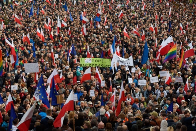Για το τέλος της δημοκρατίας προειδοποιούν δικαστές και αντιπολίτευση στην Πολωνία