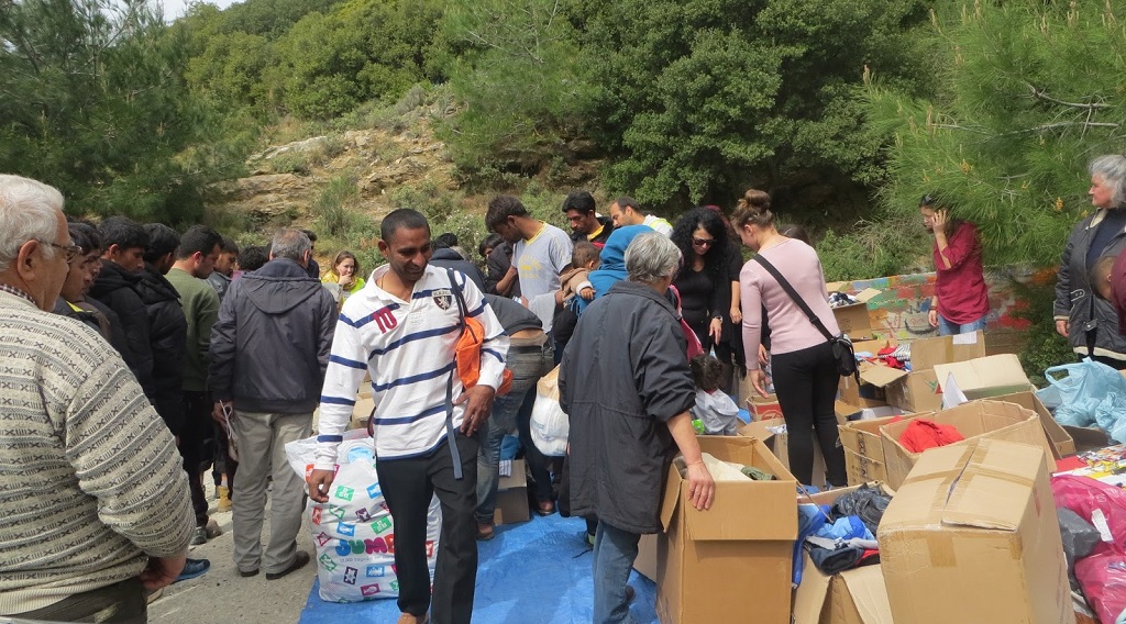 Αιγαίο: Κινήσεις έμπρακτης αλληλεγγύης από Σαμιώτες και Ικαριώτες προς τους πρόσφυγες