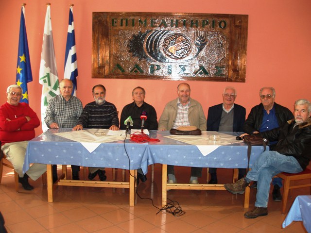Λάρισα: Με στόχο να «βουλιάξει» η πλατεία της Λάρισας διαδηλώνουν οι συνταξιούχοι ενάντια στο ασφαλιστικό