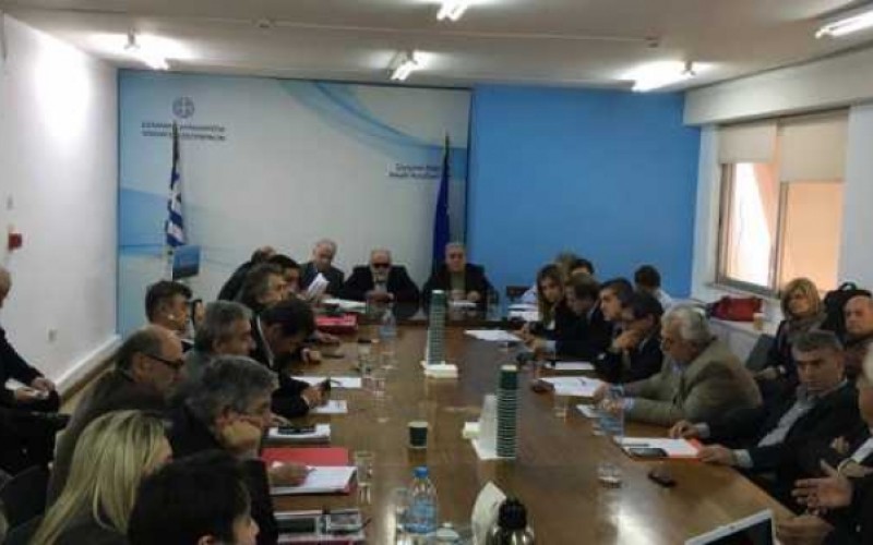 Πύργος – Σκουπίδια: Το αδιέξοδο προκαλεί νέα σύσκεψη