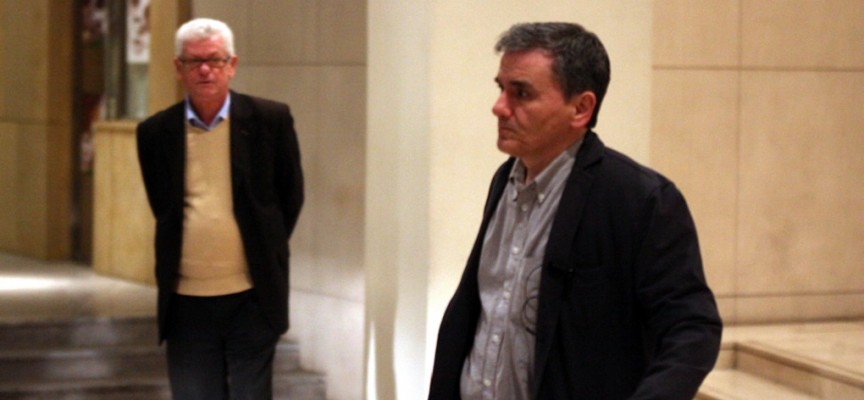 Συνεχίζονται οι διαπραγματεύσεις με δημοσιονομικό, εκπαίδευση και ασφαλιστικό